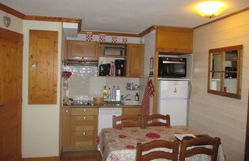 Valloire Apartment | Apartment at the foot of the slopes, 3 * furnished with tourism, SOUTH balcony, Pk. covered