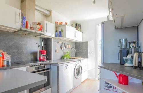 Montredon Apartment | Apartment at the gateway to the calanques. Madrague de Montredon district