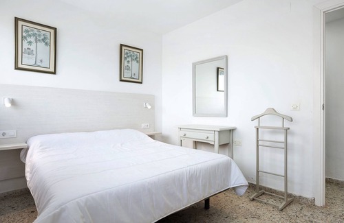 Conil de la Frontera City Center Apartment | Apartment 'Atico Conil Vistas - Sólo Familias' with Sea View, Private Terraces and Wi-Fi