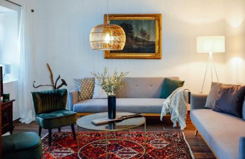 Bad Aussee Apartment | Apartment Aussee- Beletage Salzherrenhof- Küche, WLAN, Netflix
