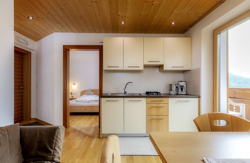 Malles Venosta Apartment | Apartment 'Ausserglieshof Wohnung Portles' with Mountain View, Shared Garden and Wi-Fi