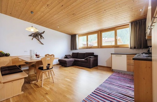 Malles Venosta Apartment | Apartment 'Ausserglieshof Wohnung Upi' with Mountain View, Shared Garden and Wi-Fi