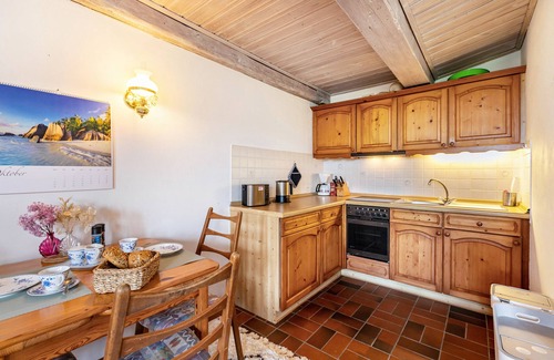 Emmelsbuell-Horsbuell Apartment | Apartment 'Benninghusum' with Shared Garden and Wi-Fi