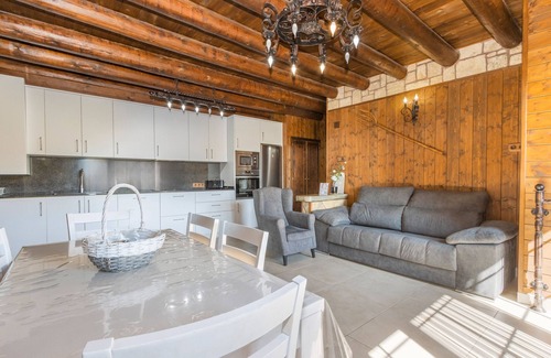 Borrastre Apartment | Apartment 'Bachella' with Mountain View, Private Terrace and Wi-Fi