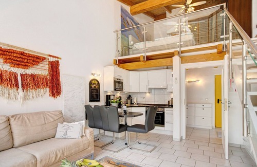 Dangast Apartment | Apartment 'Backbord 21' close to the Beach with Garden & Wi-Fi
