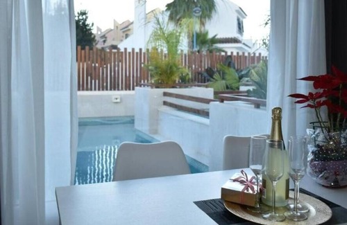 Playa Honda Apartment | Apartment 'Bali' close to the Sea with Pool & Wi-Fi