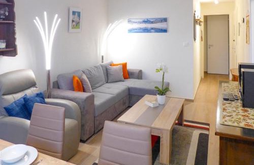 Randogne Apartment | Apartment Barzettes-Vacances 553 - Entrée N- 14 by Interhome