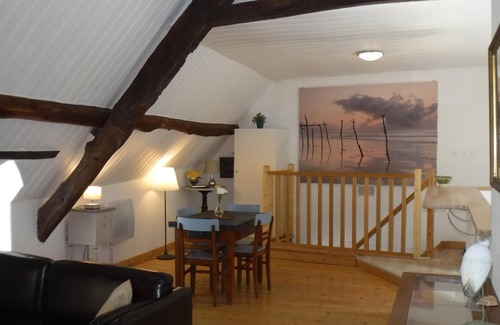 Saint-Broladre Apartment | Apartment bay of Mont-saint-Michel in the heart of the village of Saint-Broladre