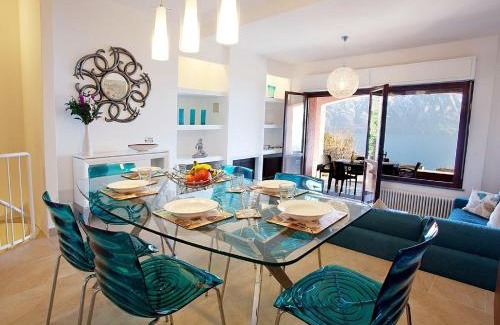 Azzano Apartment | Apartment Bella Vista In Mezzegra with POOL sleeps 6- by Italian Apartments