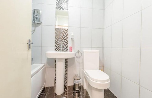 Birmingham Apartment | Apartment beside Queen Elizabeth Hospital