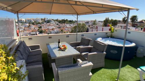Ferragudo Apartment | Apartment Beta - 2 Bedrooms, Private Rooftop Patio with Hot Tub, BBQ and View
