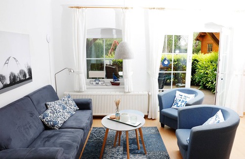 Lemkendorf Apartment | Apartment "Bett in't Kornfeld" on the farm Hofbude Fehmarn