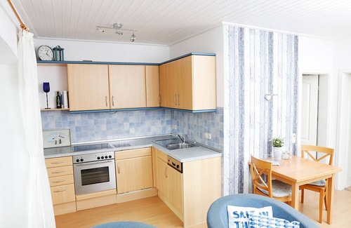 Lemkendorf Apartment | Apartment "Bett in't Kornfeld" on the farm Hofbude Fehmarn
