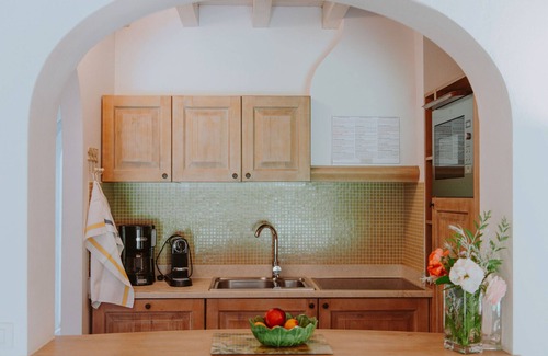 Puegnago del Garda Apartment | Apartment 'Bilocale Turchese' with Shared Pool, Wi-Fi, and Air Conditioning