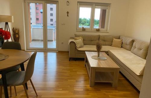 Canton 10 Apartment | Apartment Boky