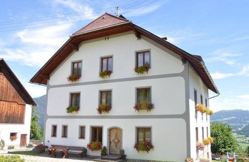 Rossleithen Apartment | Apartment Bosruck, separate toilet and bath/shower - Ferienhof Berger