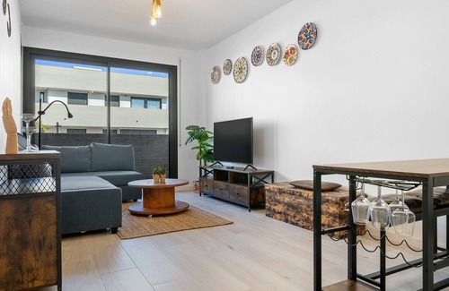 Roques Daurades Apartment | Apartment 'Brisa By Enjoy Rocas Doradas' with Sea View, Wi-Fi and Air Conditioning