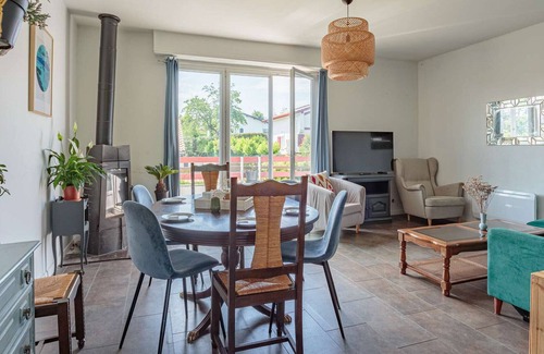 Briscous Apartment | Apartment Briscous, 4 bedrooms, 7 persons