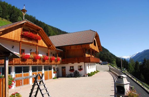 Valle Aurina Apartment | Apartment 'Bruneggerhof 2' with Mountain View, Private Garden and Wi-Fi