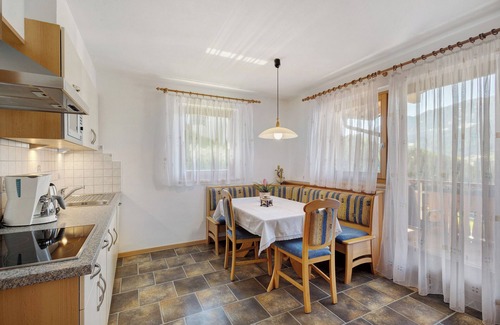 Racines Apartment | Apartment 'Buche' with Mountain View, Private Garden and Wi-Fi