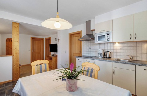 Racines Apartment | Apartment 'Buche' with Mountain View, Private Garden and Wi-Fi