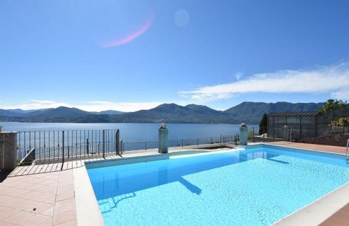 Oggebbio House | Apartment by Lake Maggiore with Stunning View