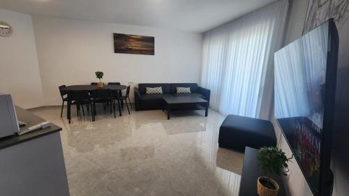 Bat Yam Apartment | Apartment by the sea 63