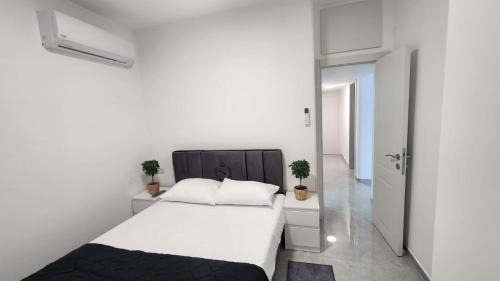 Bat Yam Apartment | Apartment by the sea 63