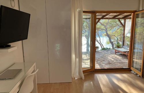 Zirje Apartment | Apartment by the sea Žirje with private heated hydromassage pool