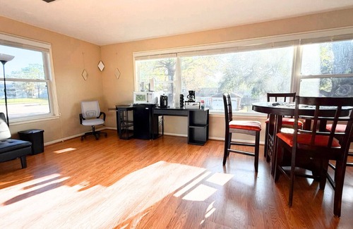 Clear Lake City Apartment | Apartment C at The Cozy Loft