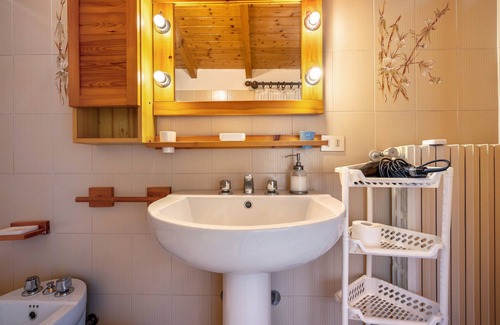 Vesio Apartment | Apartment 'Casa Adele Tremosine' with Lake View, Private Terrace and Wi-Fi