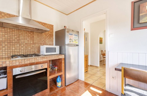 Casserres Apartment | Apartment 'Cal Viudet Nou' with Mountain View, Private Pool and Wi-Fi