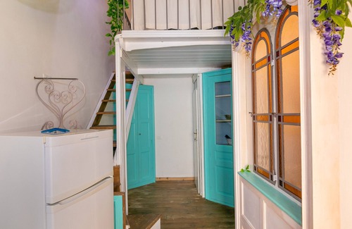 Piombino Apartment | Apartment Casa del Pescatore with Sea View, Air Conditioning and Wi-Fi
