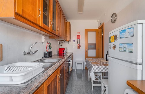 Cova da Piedade Apartment | Apartment 'Casa Do Pedro - Lisbon South Bay' with Private Garden and Wi-Fi