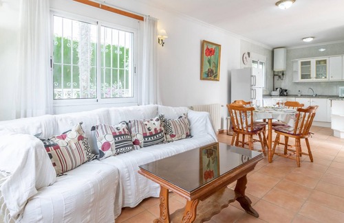 Almadrava Beach Villa | Apartment 'Casa Esther' Near the Beach with Large Private Pool & Wi-Fi