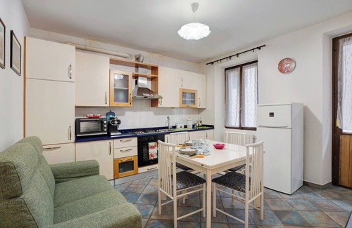Omegna Apartment | Apartment 'Casa Giola Omegna' with Balcony and Wi-Fi