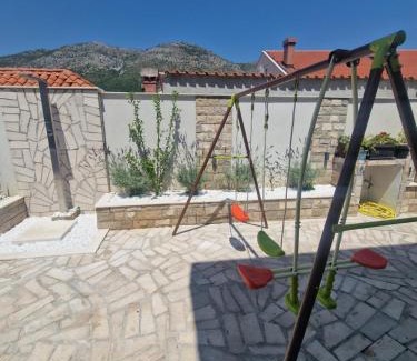Zvekovica Apartment | Apartment Casa Lumina - 5 minutes to the airport and centar all private