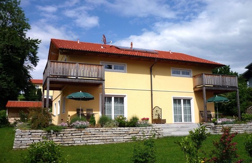 Bad Endorf Apartment | Apartment Castle Lake