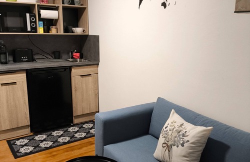 Bellegarde-sur-Valserine Apartment | Apartment 'Cecile' with Mountain Views, Private Garden and Wi-Fi