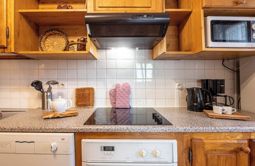 Le Bettaix Apartment | Apartment 'Chalet Le Choucas N°1' with Mountain View and Wi-Fi