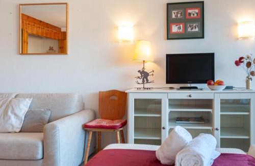Saint-Pierre-de-Clages Apartment | Apartment Christiania 2 O1 by Interhome