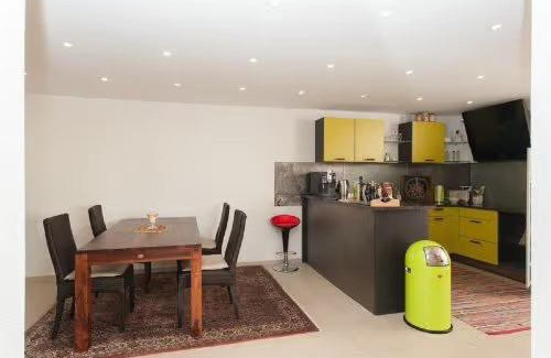 Bruhl-Beurbarung Apartment | Apartment City Uniklinik