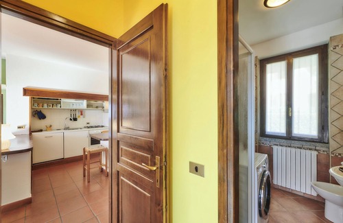 Lierna Apartment | Apartment 'Claudias Flat' with Shared Pool, Balcony and Wi-Fi