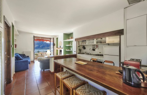Lierna Apartment | Apartment 'Claudias Flat' with Shared Pool, Balcony and Wi-Fi