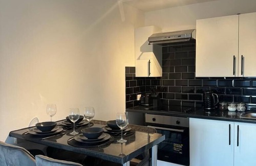 Borehamwood Apartment | Apartment Close to the Studios