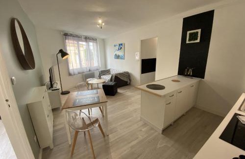 Fontaine Lestang-Bagatelle-Papus-Tabar-Bordelongue Apartment | Apartment close to metro, Toulouse