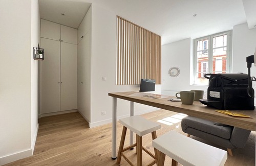 Marengo - Jolimont House | Apartment, close to SNCF train station