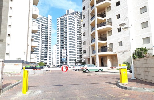 Ashdod Apartment | Apartment Close to the marina and shopping center