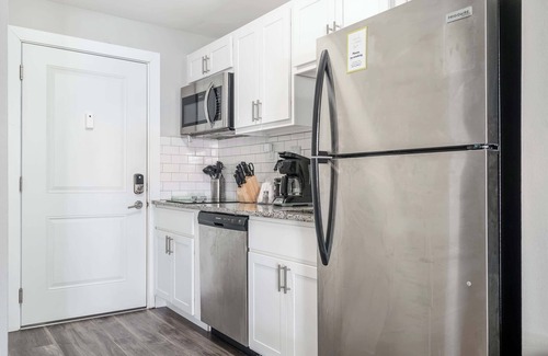 Chatham-Arch Apartment | Apartment close to Lucas Oil Stadiom