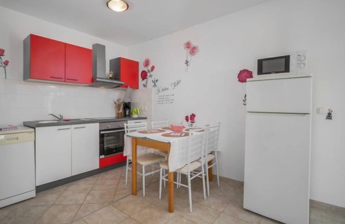 Kapelica Apartment | Apartment Daria by Interhome